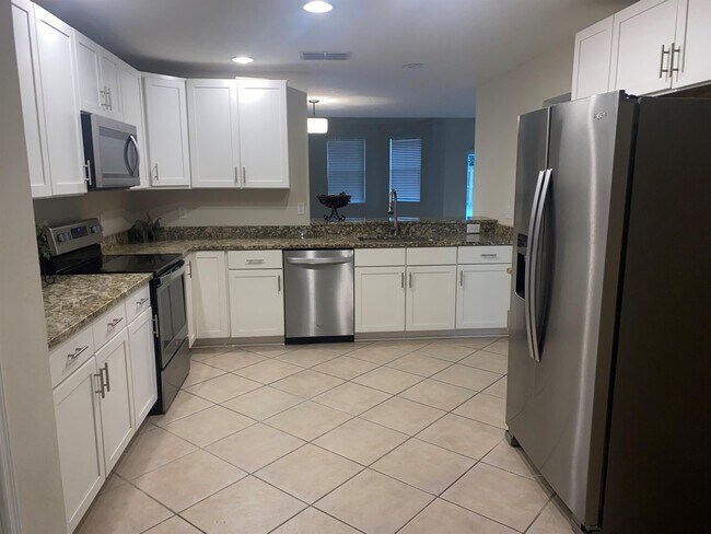 Foto del edificio - 990 N Lake Claire Cir