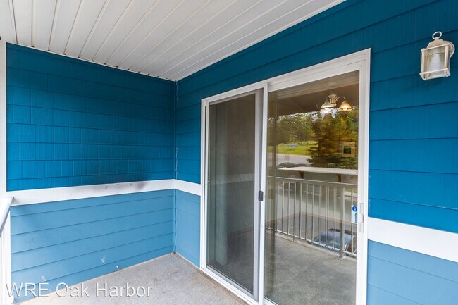 Building Photo - 2 br, 1.5 bath House - 1670 Mulberry B303