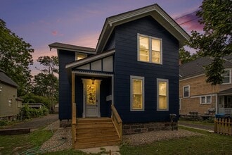 Building Photo - 728 W Lovell St