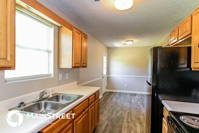 Foto del edificio - 107 Live Oak Dr