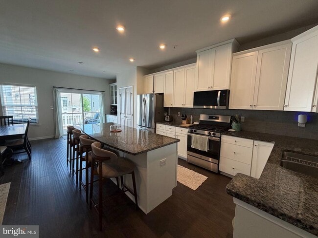 Building Photo - 510 Sapphire Dr