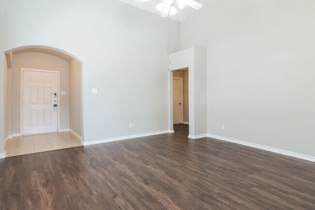 Foto del edificio - 8912 Wild Rose Ln