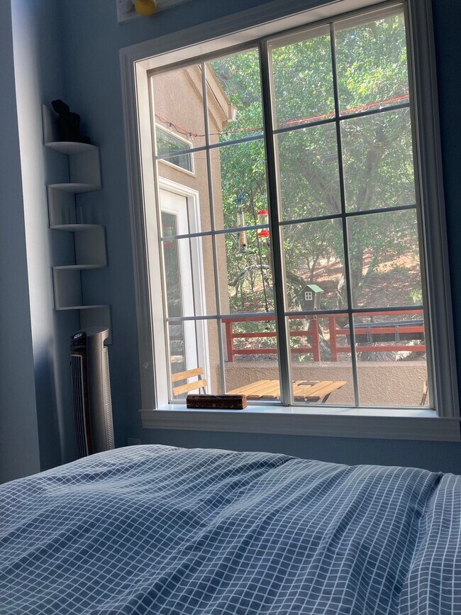 280 Caldecott Ln Unit 311, Oakland, CA 94618 Condo for Rent in Oakland, CA