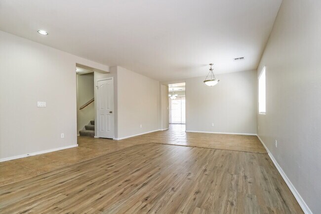 Building Photo - 11542 W Mountain View Rd