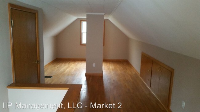 Building Photo - 873 Manitou Ave