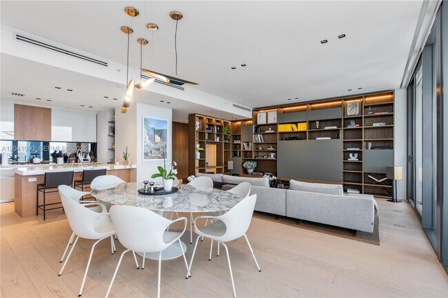 Foto del edificio - 2831 S Bayshore Dr