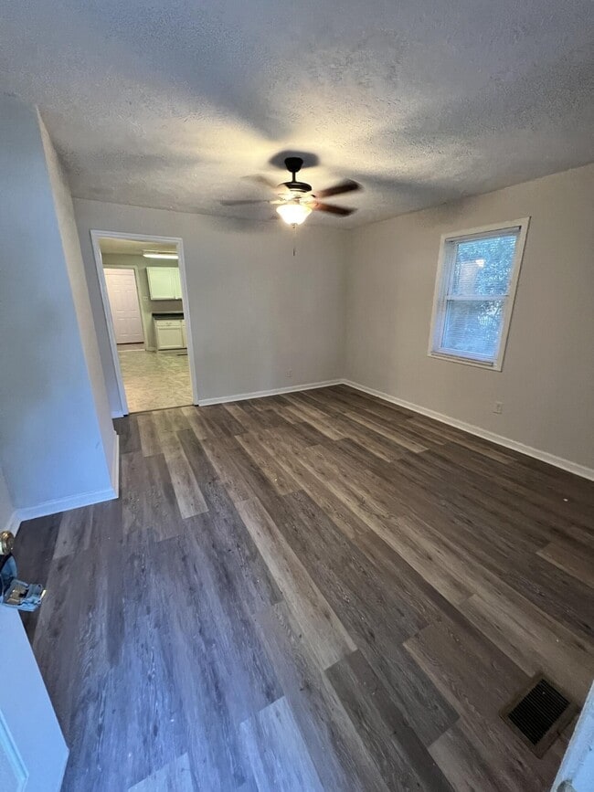 Foto del edificio - 1522 Aiken Ave