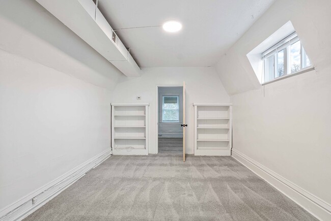 Building Photo - 2230 Tilbury Ave