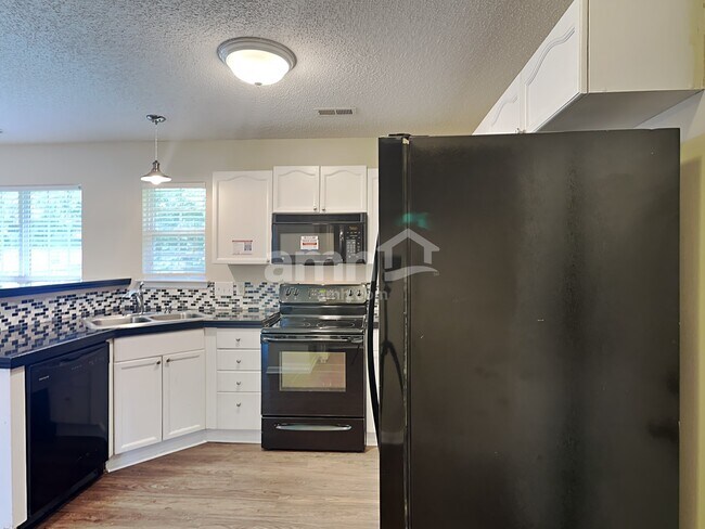 Foto del edificio - 2909 Brooknell Ct NW