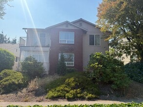 Building Photo - 3208 Rockefeller Ave