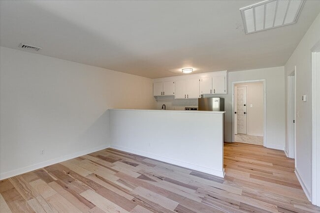 Building Photo - 304 Talley Ter