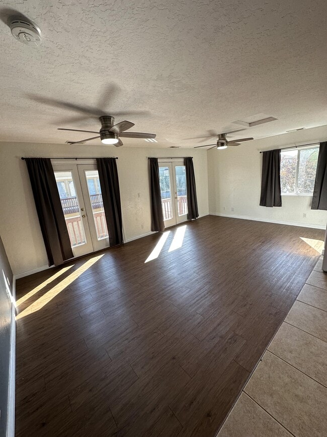 Photo - 1405 E MacKenzie Dr Townhome