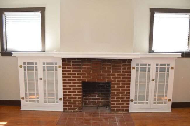 Building Photo - 2621 Bomar