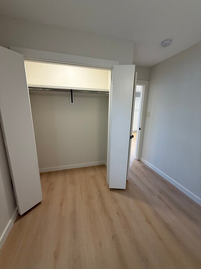 Foto del edificio - 1702 Pueblo St