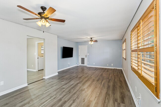 Foto del edificio - 4572 Kelly Ln