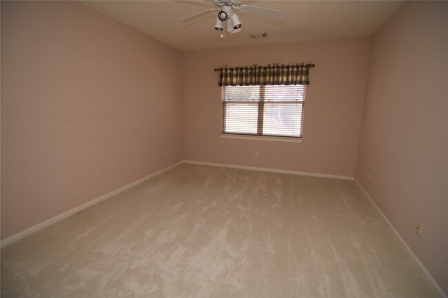 Building Photo - 3015 Bonnebridge Way Blvd