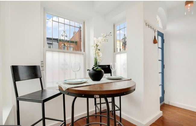 Dining nook - 330 Elm St NW
