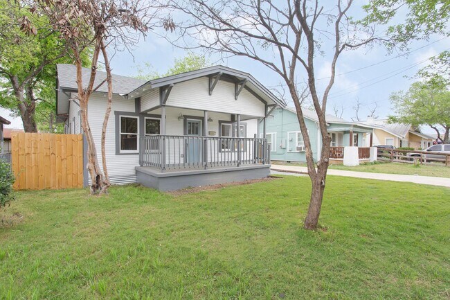 Foto del edificio - Spring Forward into Your New Home ***50% o...