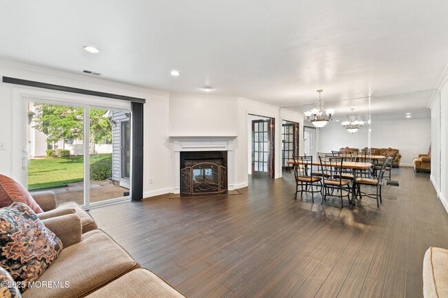 Building Photo - 62 Woodmere Dr