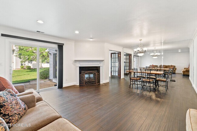 Foto del edificio - 62 Woodmere Dr