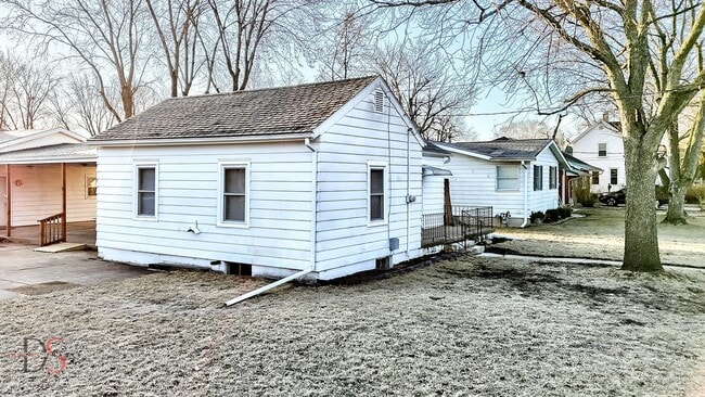 Building Photo - 1028 Pine St