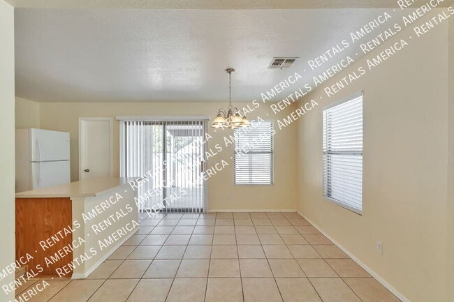Foto del edificio - 8114 S Sunny Sky Pl