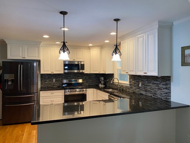 Building Photo - 100 Browning Dr