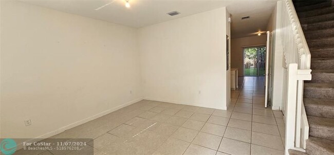 Foto del edificio - 12327 NW 23rd Ct