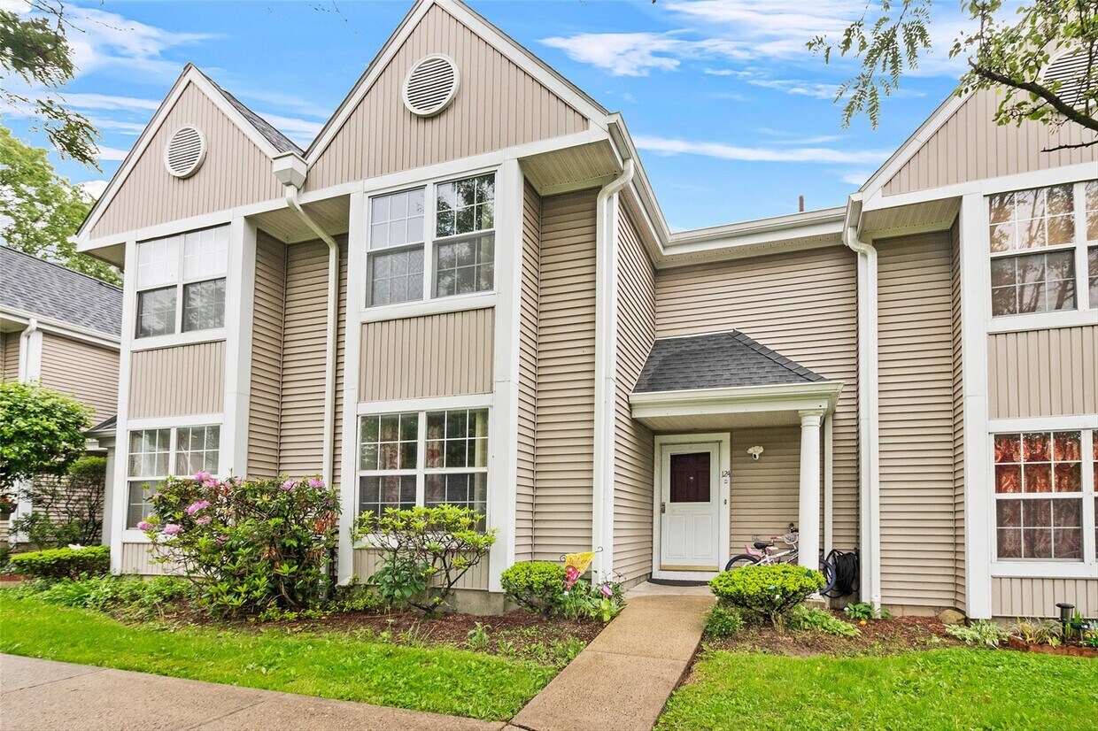 Foto principal - 124 Creekside Cir