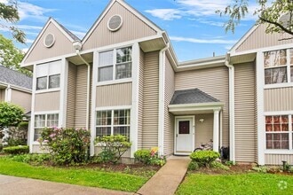 Building Photo - 124 Creekside Cir