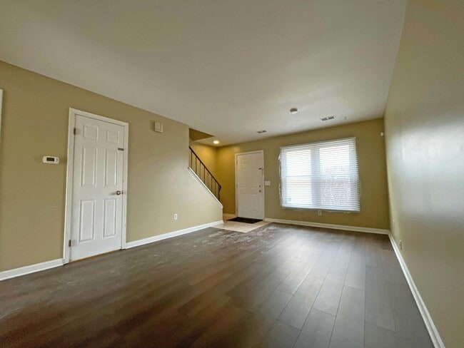 Building Photo - 1674 Shamrock Ct