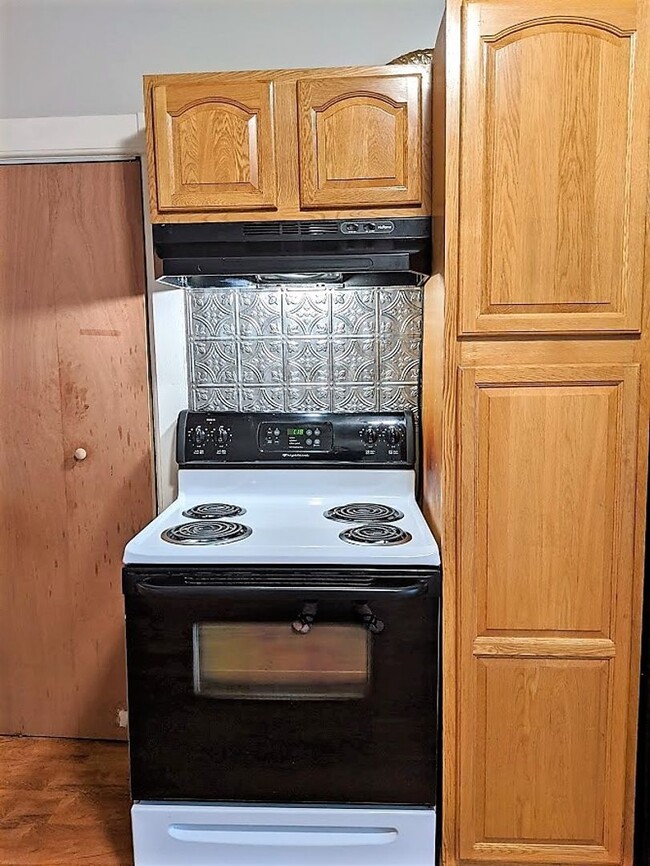 Building Photo - 187 Worcester St