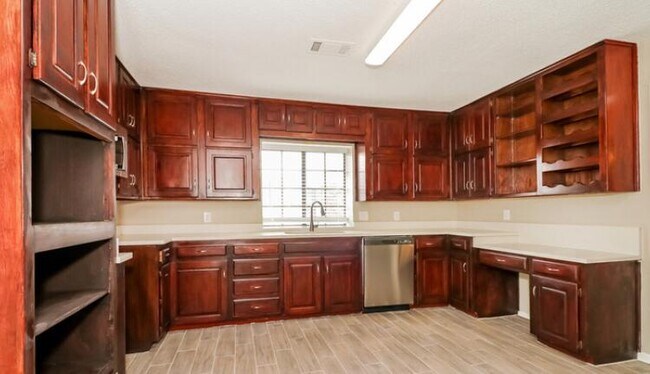 Building Photo - 6800 Franwood Ter