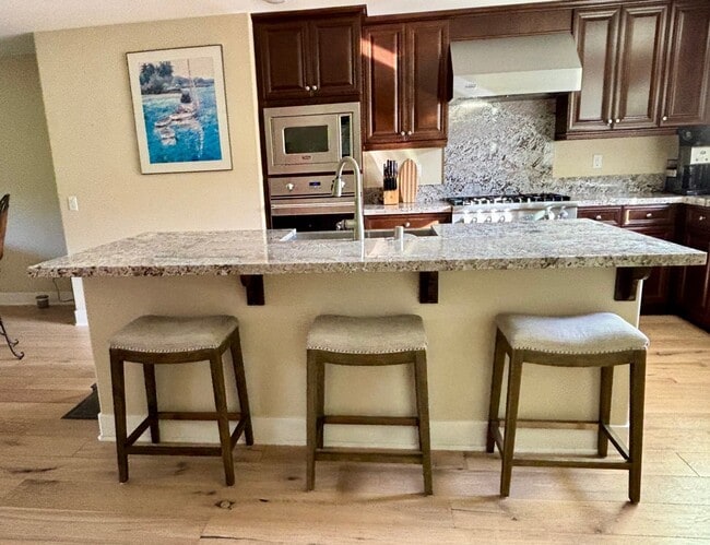 Building Photo - 2406 Torrey Pines Rd