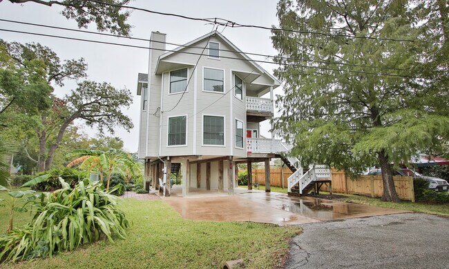 Foto del edificio - 131 Pine Rd