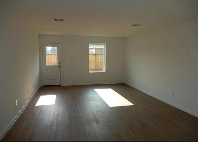 Foto del edificio - 21575 Carosella Dr