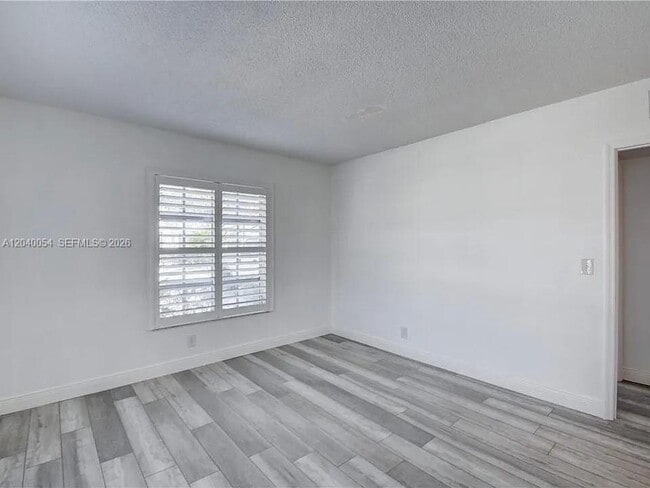 Foto del edificio - 2200 NE 66th St