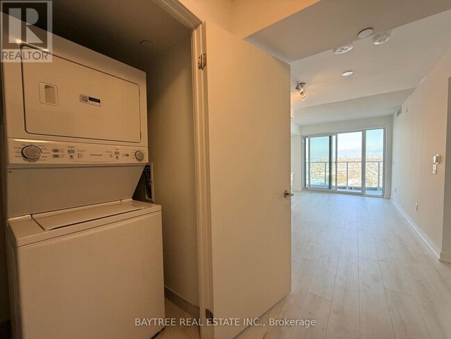 Building Photo - 1010 Sandy Beach Rd