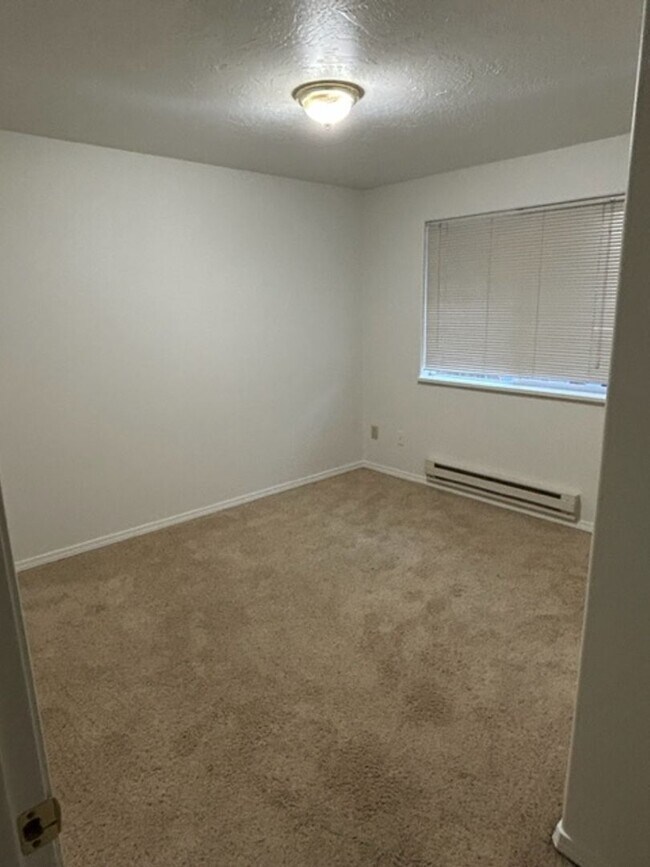 Building Photo - 2103 Wilson Ct