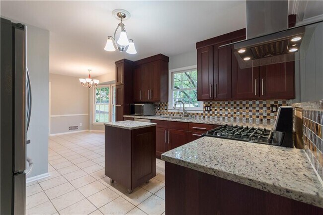 Foto del edificio - 1317 Witham Dr