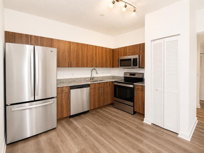 Foto del edificio - 4270 Lakewood Rd
