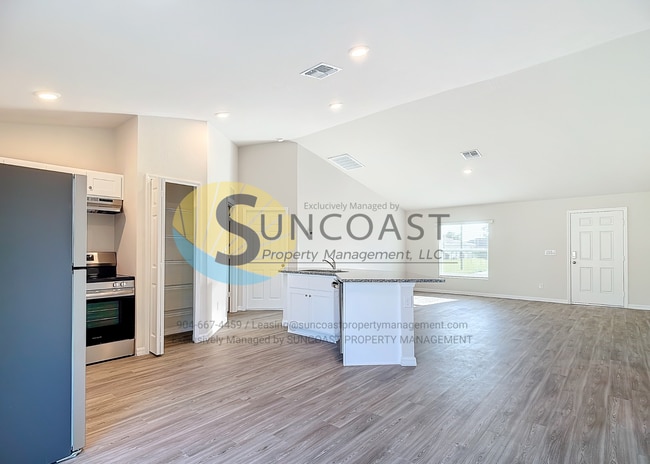 Building Photo - Step Into Luxury: Your New Home Awaits