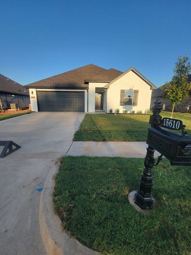 Foto principal - New Construction 4 Bed 3 Bath DR Horton Home