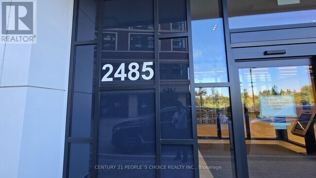 Photo du bâtiment - 2485 Eglinton Ave W