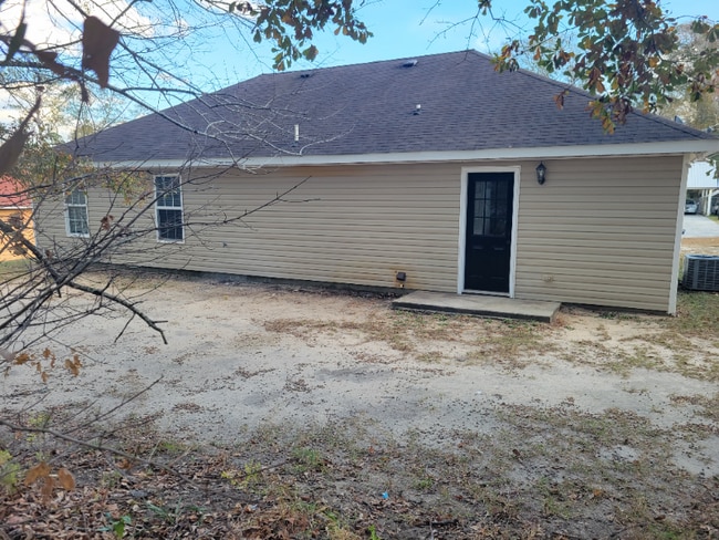 Building Photo - 3572 Confederate Dr