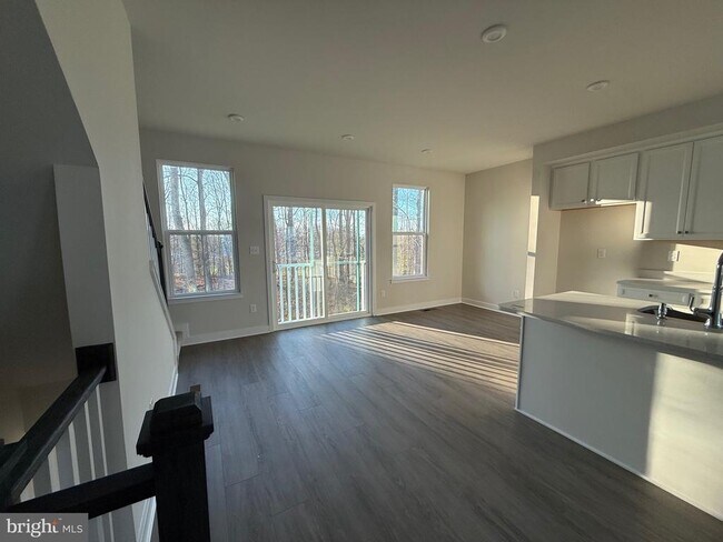 Building Photo - 4337 Reusch Cir