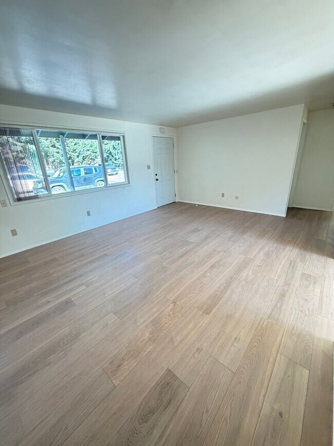 Foto del edificio - 62 H St