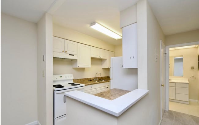 Building Photo - Charming 1BR/1BA Condo in Cardinal Forest, Springfield! Rent Includes Gas, Water, Sewer & Trash