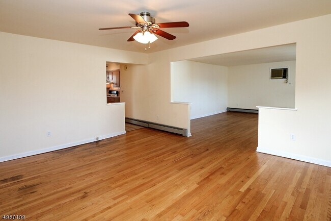 Building Photo - 72 Hayward Pl