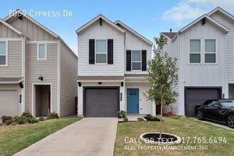 Building Photo - 7069 Cypress Dr